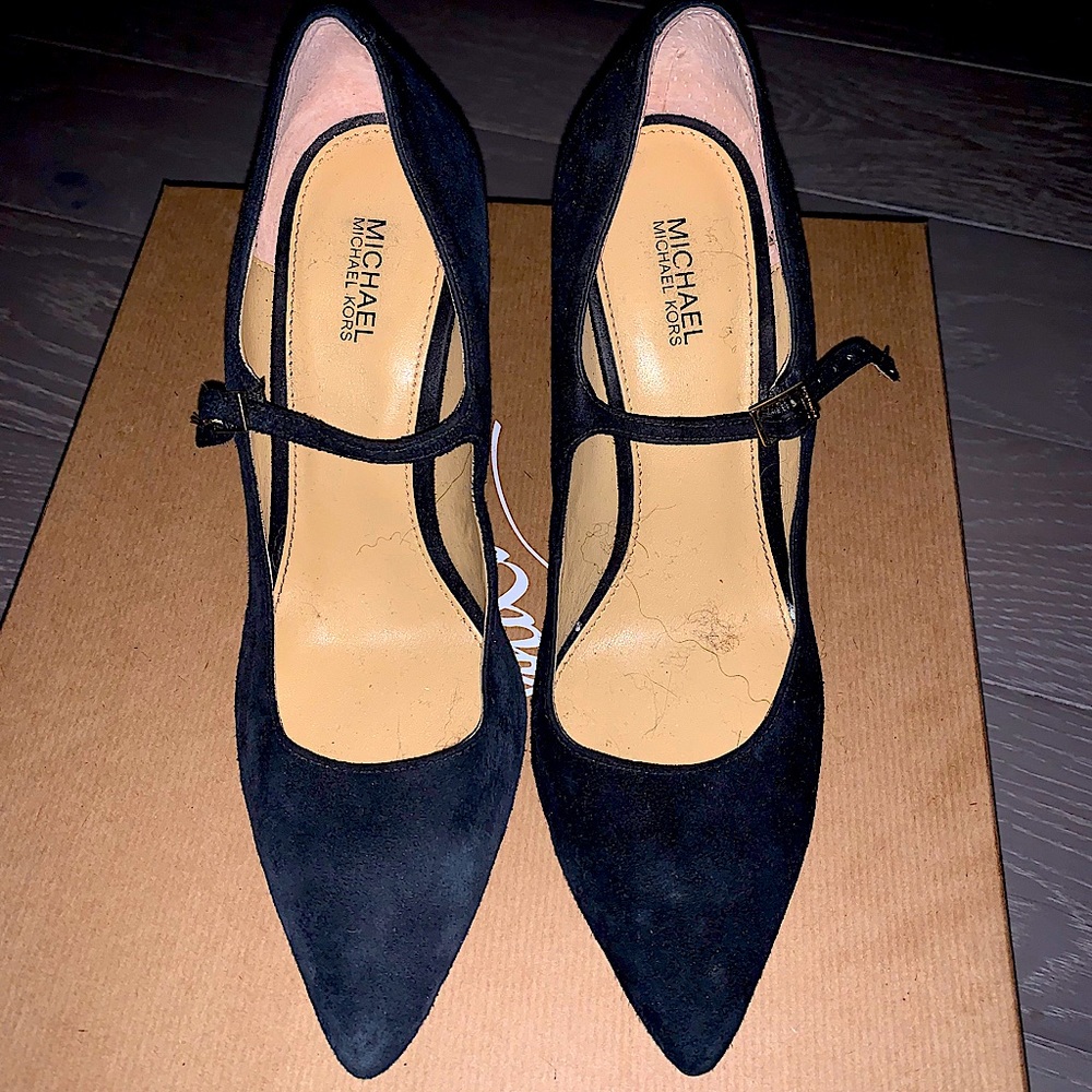 Michael Kors low mid pump suede